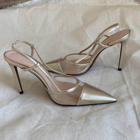 Zara Shoes - Zara Champagne Gold Closed Toe Pumps